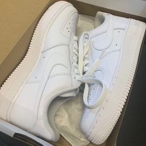 Brand NEW Nike Air Force 1 ‘07 Women